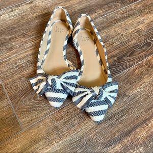 Seersucker flats with oversized bow